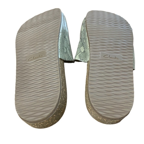 Clarks NWOT Unstructured Rosilla Hollis Snakeskin Slides. Size 8.5M - Picture 8 of 9